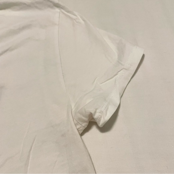 Levi's White T-Shirt Women’s Size Medium - Picture 13 of 16
